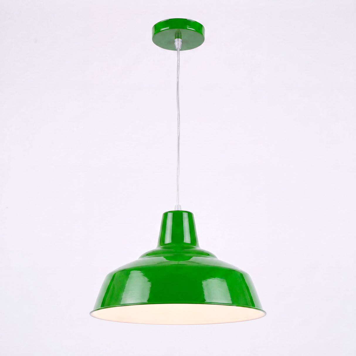 Foco colgante retro con acabado esmaltado brillante de alta durabilidad para proyectos residenciales.