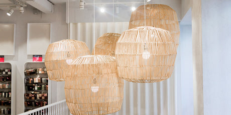 ideas para decorar tu sala con lámparas colgantes