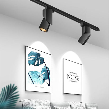 SPOT DE RIEL PARA RETAIL Y TRACK LED PARA TIENDAS BOUTIQUE en www.ilumina.pe Venta de luminarias LED en LIMA a TODO PERÚ. Compra todo lo que tu PROYECTO NECESITA en i-Lumina. OFERTA en PHILIPS, LEDVANCE, DIXON y muchas marcas más.