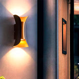LÁMPARA DE EXTERIOR LUCIANA BLACK AND GOLD LUZ CÁLIDA