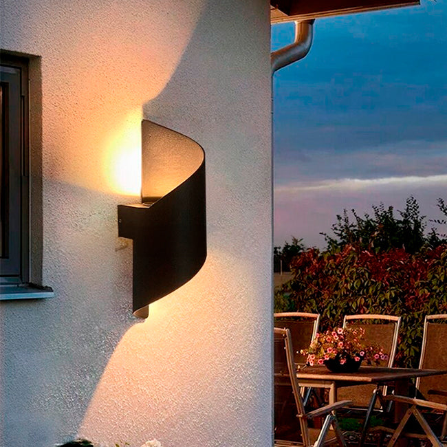 LÁMPARA DE EXTERIOR IVANNA BLACK LED LUZ CÁLIDA