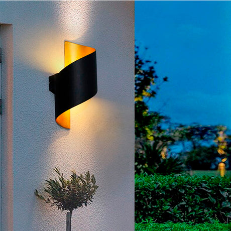 LÁMPARA DE EXTERIOR IVANNA BLACK AND GOLD LED LUZ CÁLIDA