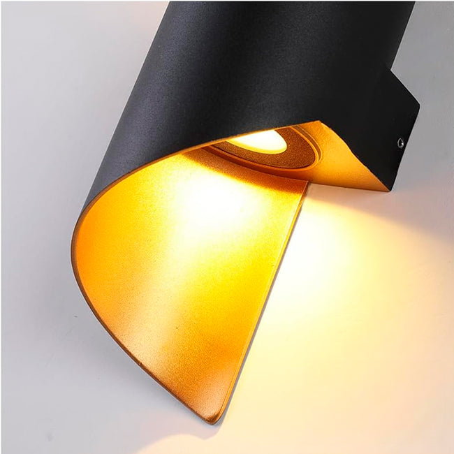 LÁMPARA DE EXTERIOR IVANNA BLACK AND GOLD LED LUZ CÁLIDA