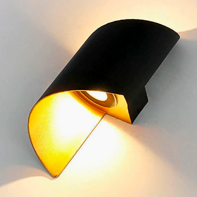 LÁMPARA DE EXTERIOR IVANNA BLACK AND GOLD LED LUZ CÁLIDA