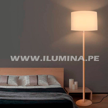 LÁMPARA DE PIE DE MADERA AFORIEL + PANTALLA DECORATIVA PARA LÁMPARA 45DIAM 25ALT TOCUYO HUACHA CORTADA