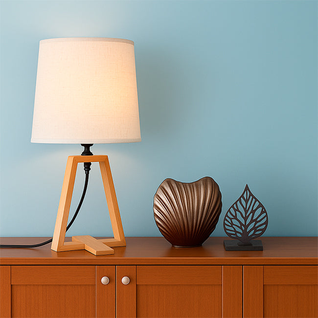 LÁMPARA DE MESA DE MADERA TRIPODE LIDIA + FOCO LED 12W LUZ CÁLIDA