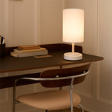 LÁMPARA DE MESA LINEAL ANGELA + FOCO LED TRANSPARENTE A60 4W LUZ CÁLIDA