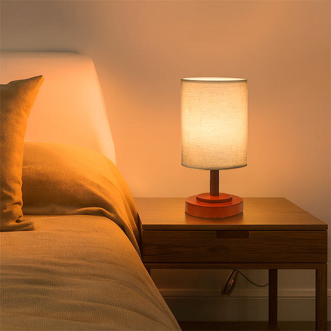 LÁMPARA DE MESA LINEAL MAHIA BROWN + FOCO LED TRANSPARENTE A60 4W LUZ CÁLIDA