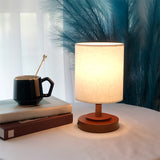 LÁMPARA DE MESA LINEAL MAHIA BROWN + FOCO LED TRANSPARENTE A60 4W LUZ CÁLIDA