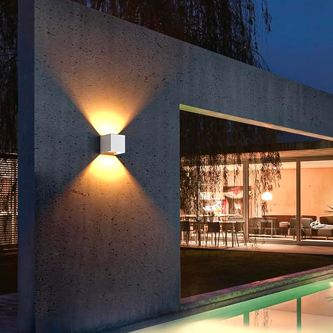 LÁMPARA DE EXTERIOR CUBE LED WHITE 6W LUZ CÁLIDA