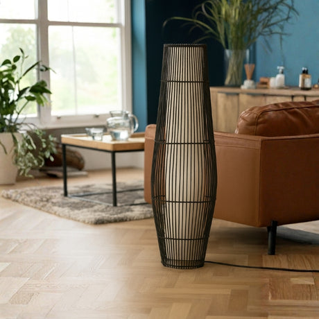LÁMPARA DE PIE RATTAN ADRIANA BLACK + FOCO ESFERA LED 12W LUZ CÁLIDA