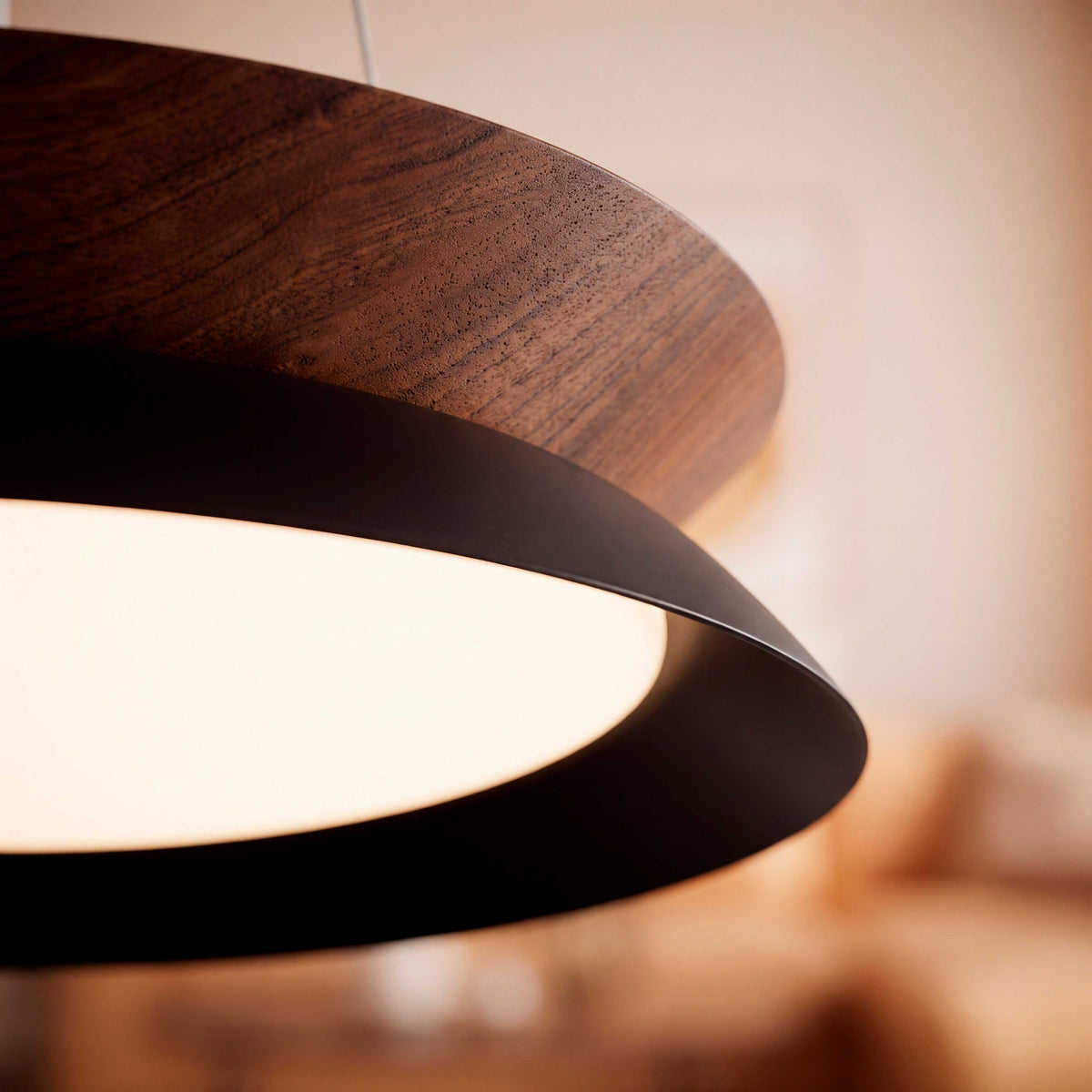 LÁMPARA COLGANTE LED HANNA BLACK WOOD + CONTROL REMOTO