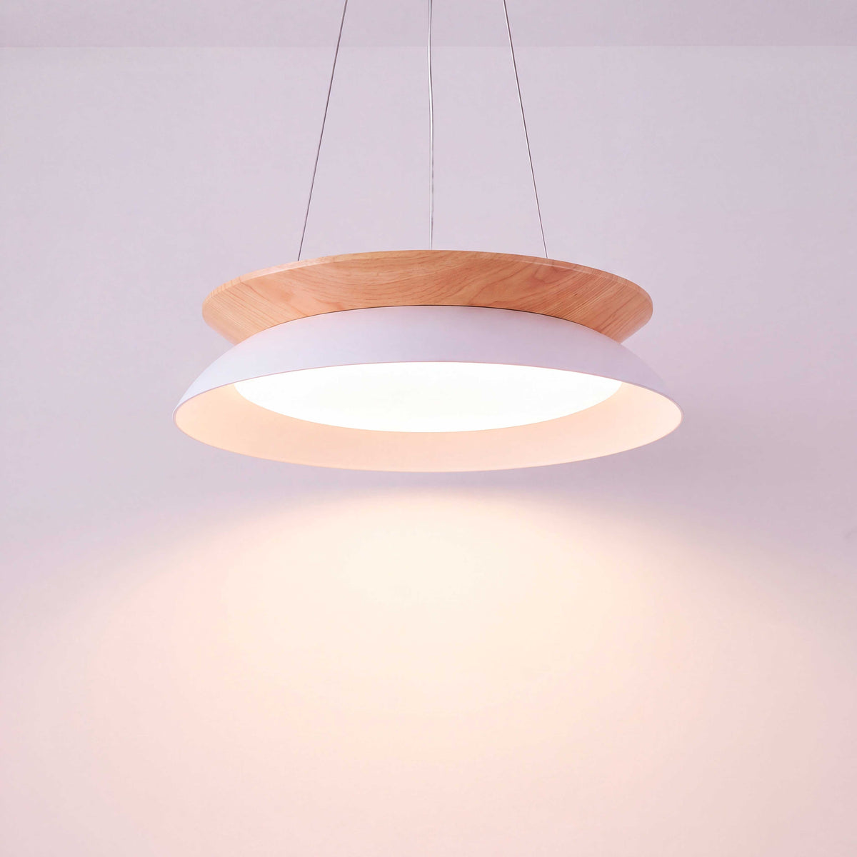 LÁMPARA COLGANTE LED HANNA WHITE WOOD + CONTROL REMOTO