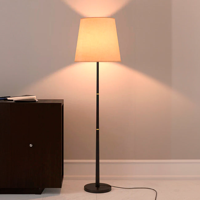 LÁMPARA DE PIE MACARENA BLACK LED + FOCO LED 12W LUZ CÁLIDA