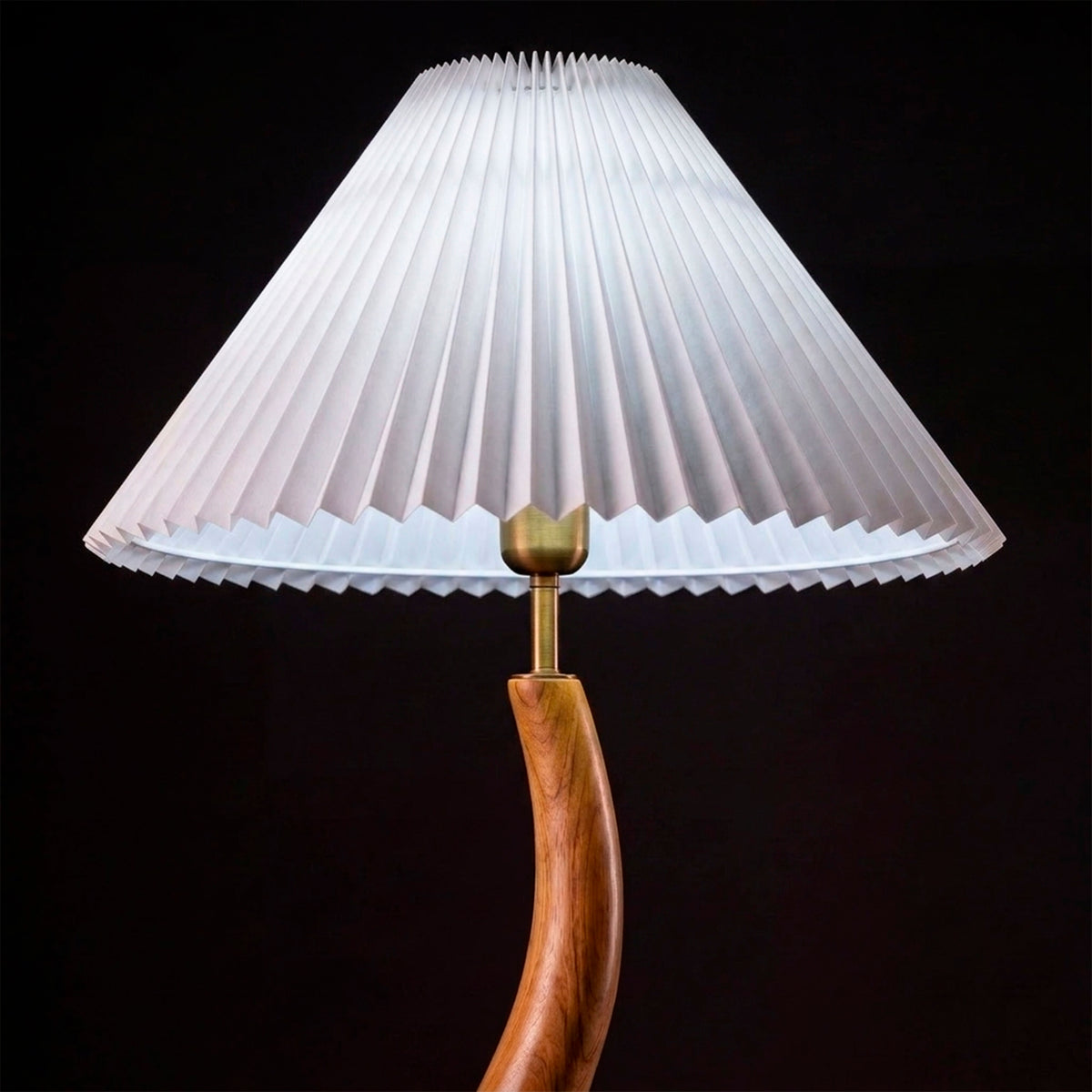 LÁMPARA DE PIE PREMIUM ESCULTÓRICA DUNA WOOD NATURAL - SIN FOCO