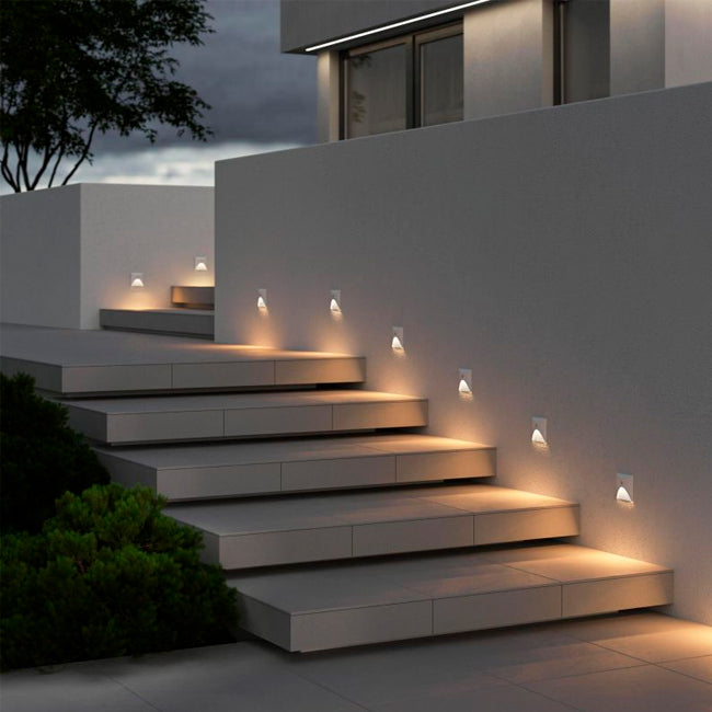 SPOT LUZ GUÍA DE PASO RENATA LED ASIMÉTRICO 3W CUADRADO BLANCO CON SENSOR DE MOVIMIENTO LUZ CÁLIDA