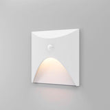 SPOT LUZ GUÍA DE PASO RENATA LED ASIMÉTRICO 3W CUADRADO BLANCO CON SENSOR DE MOVIMIENTO LUZ CÁLIDA