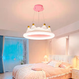 Iluminación de ambiente cálido ideal para la hora del cuento antes de dormir.