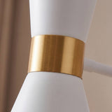 Detalle del anillo dorado en la cintura del aplique de pared CAPRI WHITE GOLD