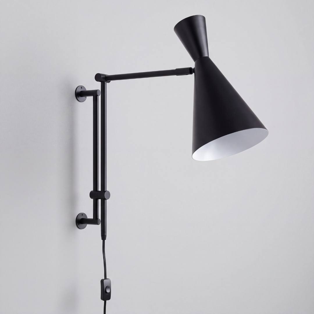 Aplique de pared articulable IRIS negro mate sobre fondo blanco