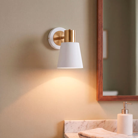 Aplique de pared EMMA WHITE GOLD con pantalla cónica y copa dorada