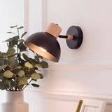 Aplique de pared ALMA BLACK WOOD con campana domo y socket de madera