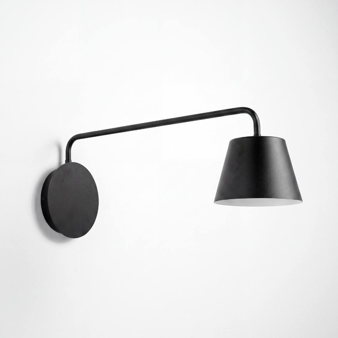 Aplique de pared OSLO black de aluminio negro mate sobre fondo blanco