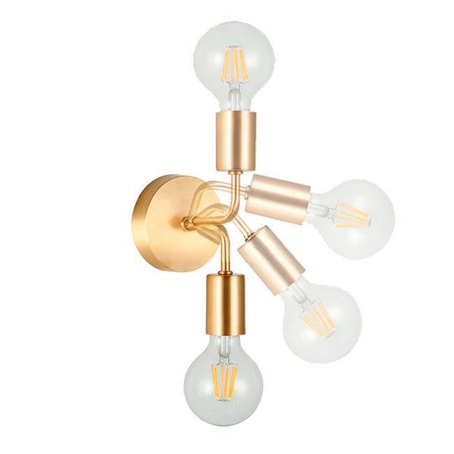 Aplique de pared dorado iluminando la consola del recibidor