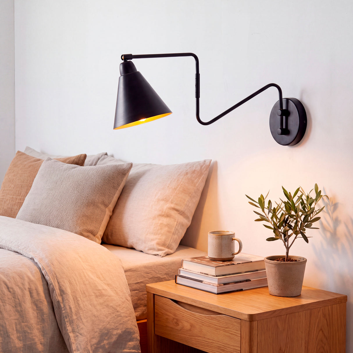 Iluminación de soporte orientable integrada en cabecera de cama para proyectos de interiorismo.