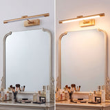 Comparativa de luz blanca y cálida en el aplique Nerina para diferentes ambientes de baño.