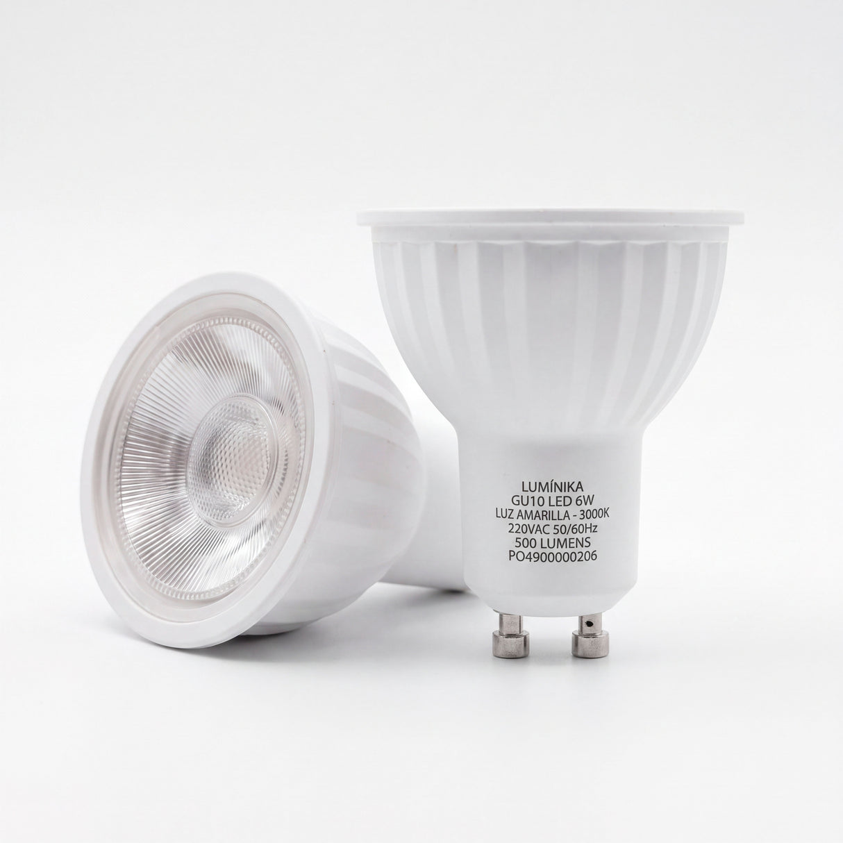 Perspectiva de dos bombillas para empotrar con difusor texturizado de alta resistencia antirreflejos.