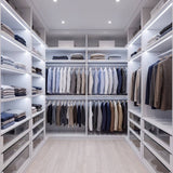 Clóset walk-in con repisas iluminadas con cinta LED COB luz blanca fría