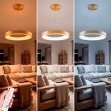 Variedad de tonos de luz: cálida para relax, neutra para lectura y fría para actividad en aro LED.