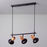 Muestra de catálogo de luminaria suspendida con tres focos articulados en acabado negro y madera.