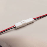 Conector macho JST XH enchufado a su contraparte con conexión completa