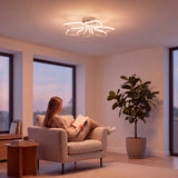 Luminaria de techo de acento que proporciona confort óptico en áreas de relax y descanso.