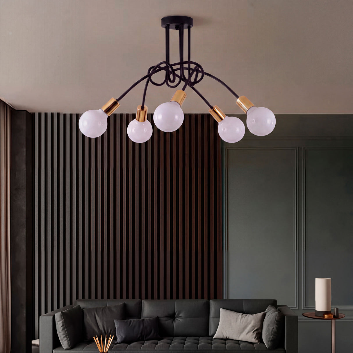 Luz de acento sutil que resalta acabados premium y paneles decorativos en un salón moderno de estar.