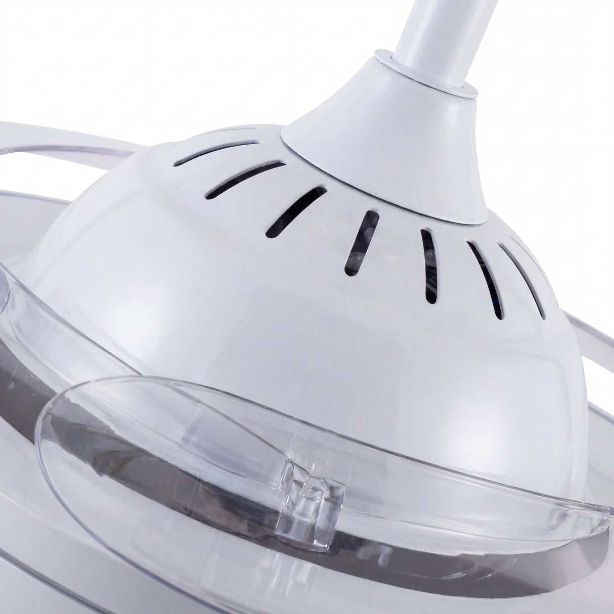 Motor DC de corriente directa en color blanco, ahorra 45% de energía y es ultrasilencioso.