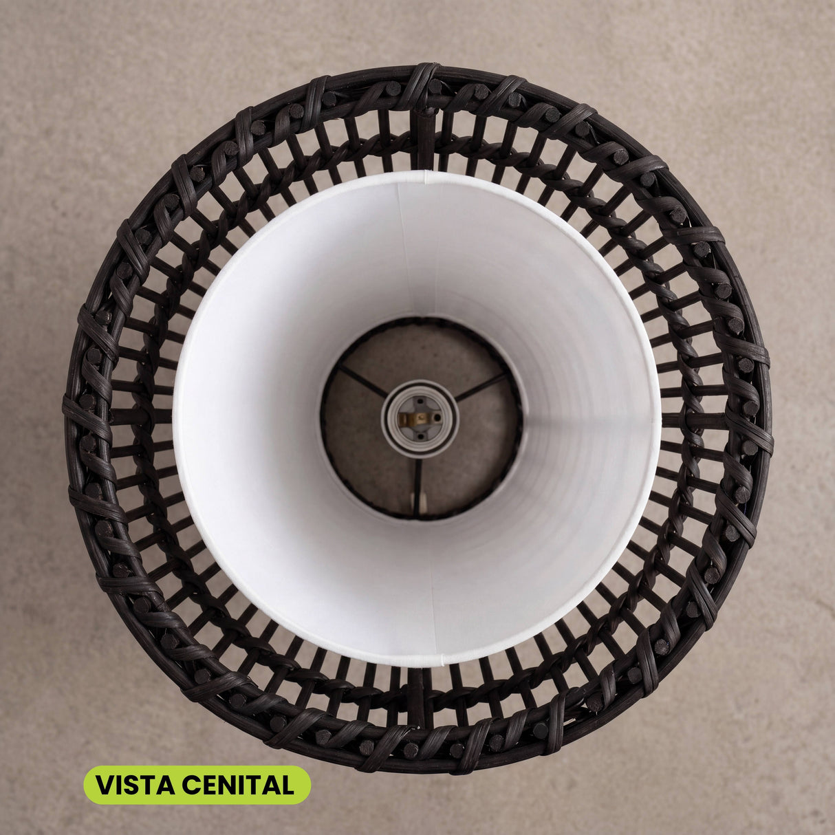 Vista cenital de la pantalla interior de tela y el anillo estructural para casquillo e27.