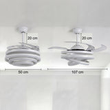 Medidas del ventilador blanco: 50 cm plegado y 107 cm con aspas de policarbonato abiertas.