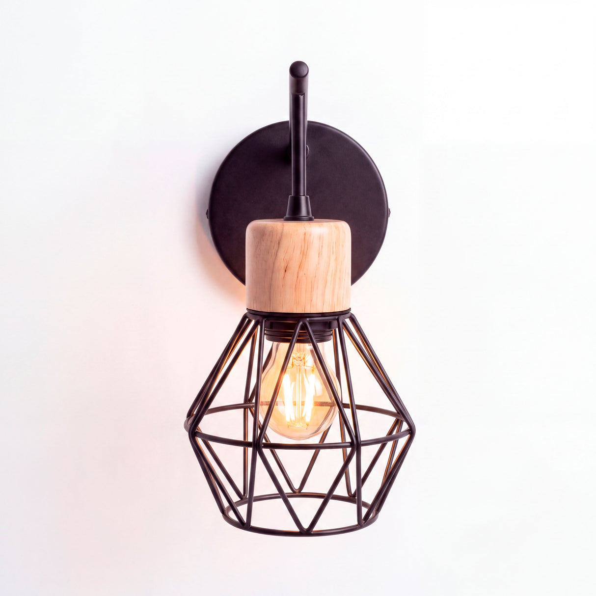 Iluminación técnica decorativa sobre soporte neutro con casquillo E27 para bombillas retro.