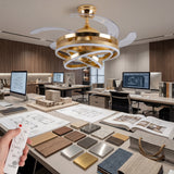 Oficina de diseño de interiores con la lámpara ventilador Gold como referente de estilo.