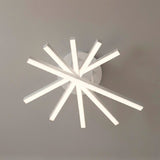 Estructura asimétrica de sobreponer en acabado blanco mate para iluminación técnica decorativa.