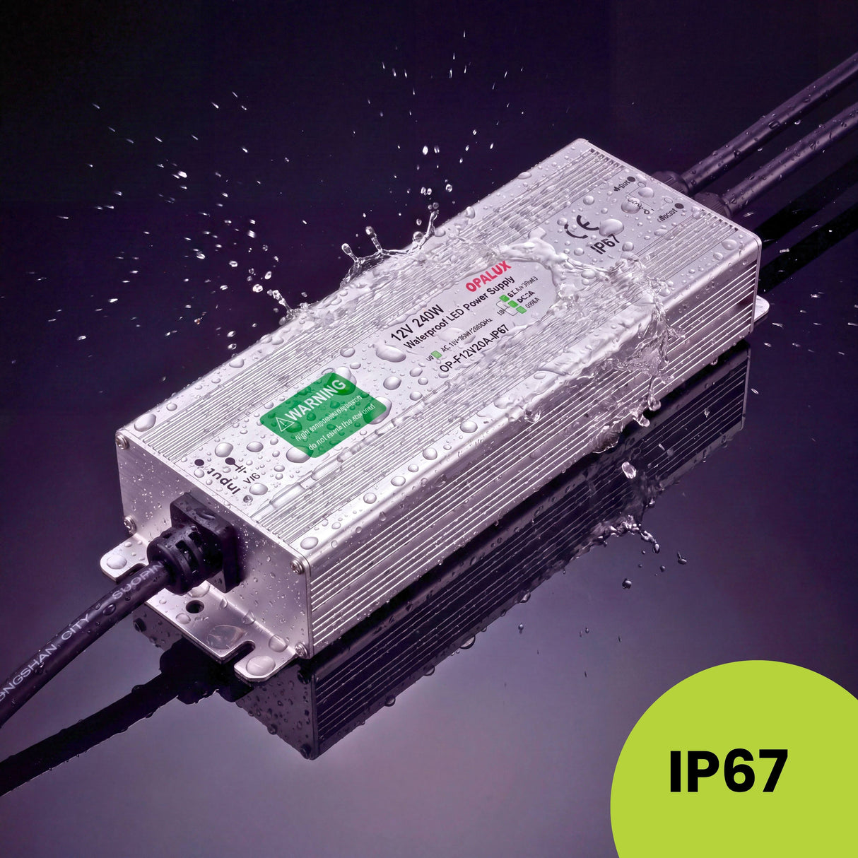 Transformador estanco IP67 con chasis de aluminio resistente a salpicaduras y chorros de agua para proyectos exteriores.