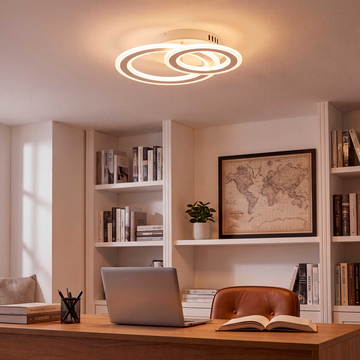 Flujo luminoso de sobreponer sobre rincón de trabajo que promueve la ergonomía visual.