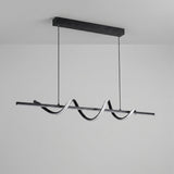 Iluminación suspendida de bajo consumo con tecnología LED integrada y proyección de 360 grados.