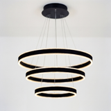 Vista del cableado y acabado de superficie en luminaria circular negra