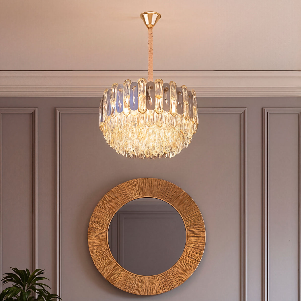 Composición decorativa donde la iluminación cenital destaca acabados premium y molduras de pared neutras.
