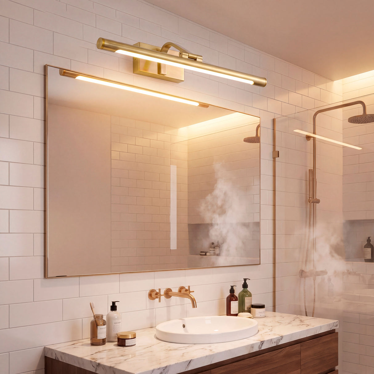 Aplique Johana en baño contemporáneo con ambiente de vapor y luz clara sobre lavabo.