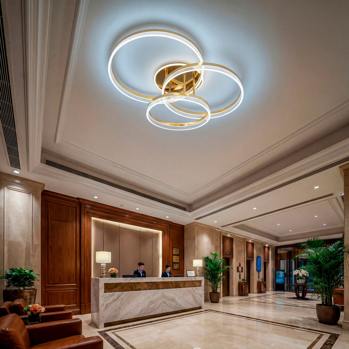 Diseño lumínico para mostradores de hoteles con arquitectura de líneas limpias.